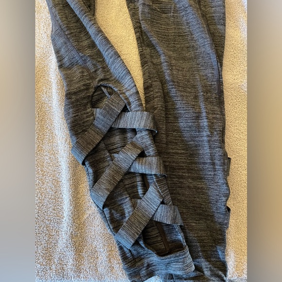 Set of 5 Athleta Leggings! - Picture 13 of 13